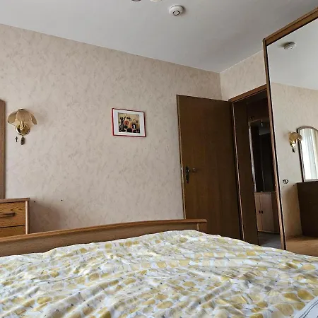 3-zimmer-wohnung Nahe Dem Zentrum Von Apartamento